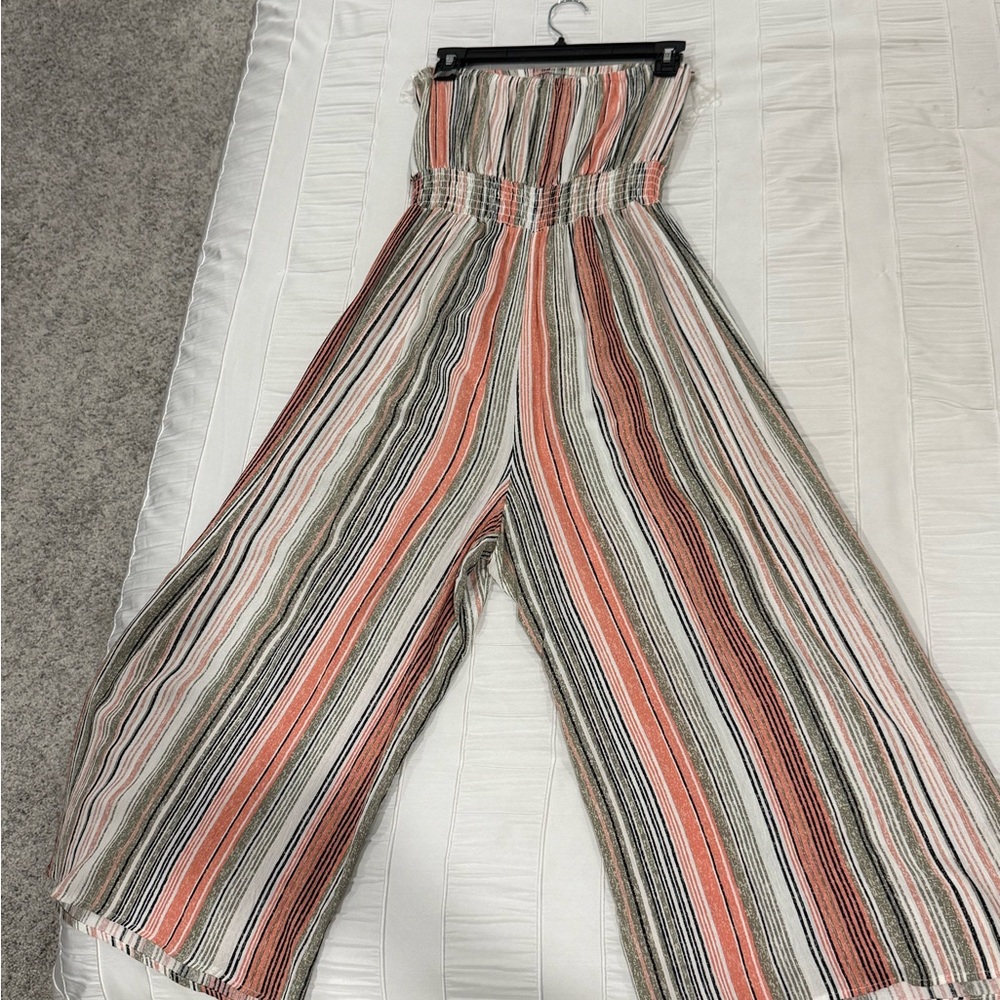 Strapless jumpsuit with elastic band at waistline